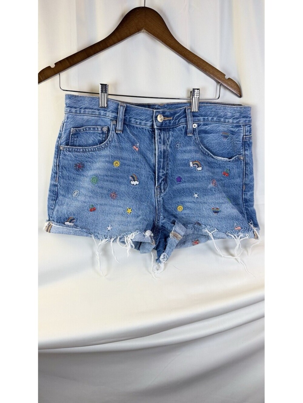American Eagle Embroidered Denim Shorts Rainbow Smiley Festival Sz 8 Distressed